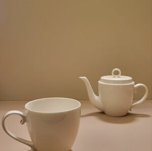 Oprah TeaPot and Cup Set